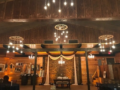 rustic elegant wedding venue at Club Lake Plantation